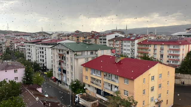 Bingöl'de sağanak yağış etkili oldu
