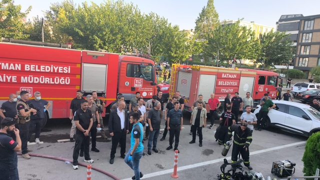 Batman'da spor salonunda yangın: 2 ölü, 10 yaralı (2)