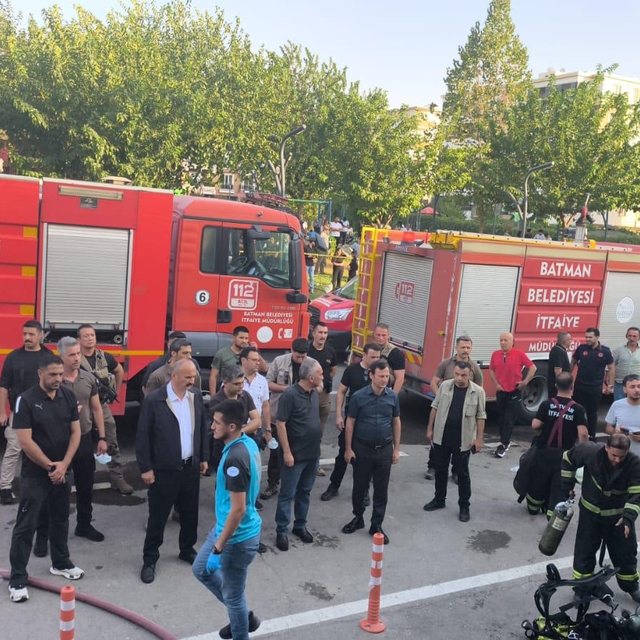 Batman'da spor salonunda yangın: 2 ölü, 10 yaralı (2)