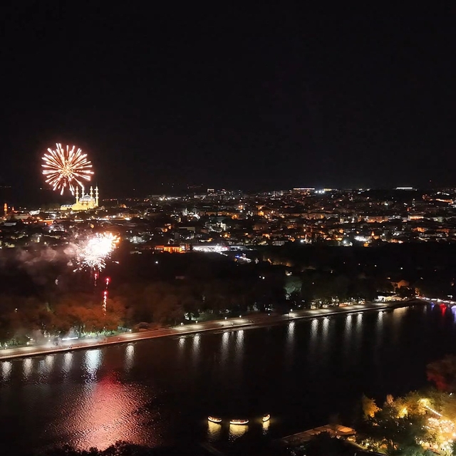 Edirne'de 30 Ağustos Zafer Bayramı resepsiyonu: Meriç Nehri'nde havai fişek...