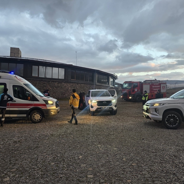 Erciyes'te donma tehlikesi geçiren şahıs kurtarıldı