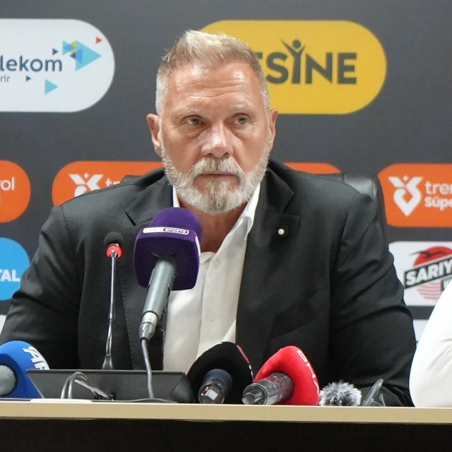 Thorsten Fink: "Fenerbahçe doğru dakikalarda golü bularak galip geldi"