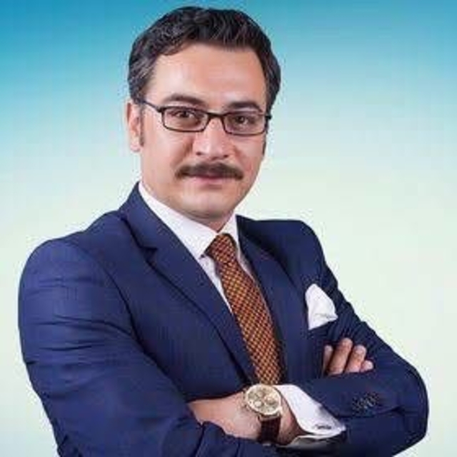 Şanlıurfa'da otomobil devrildi: TV sunucusu Ömer Yılan hayatını kaybetti