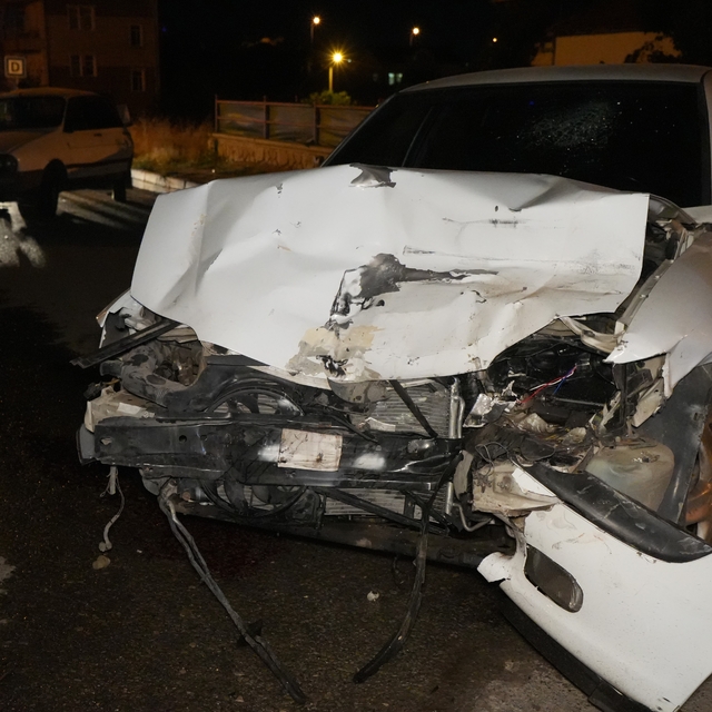 4 kişinin yaralandığı kazada sürücü alkollü ve ehliyetsiz çıktı: 250 bin li...