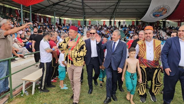 Zengibar Karakucak Güreşleri'nin başpehlivanı Feyzullah Aktürk