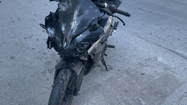 Kazadan sonra motosikletini teslim alan genç, 5 dakika sonra bir kaza daha yaptı
Dakikalar sona gelen ikinci kazaya böyle isyan etti
Seyit Ülker:
"Günde 3 kere kaza yapmadan kendime gelemiyorum"
"Gençler sevdikleri şeyi yapmaya devam etsinler ama koruyucu ekipman kesinlikle şart"
"Türkiye trafiğinde motorcular genelde görmezden geliniyor"
