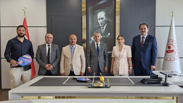 Canik'te pickleball projesi
Canik'te okullar ve kurumlar pickleball ile buluşuyor