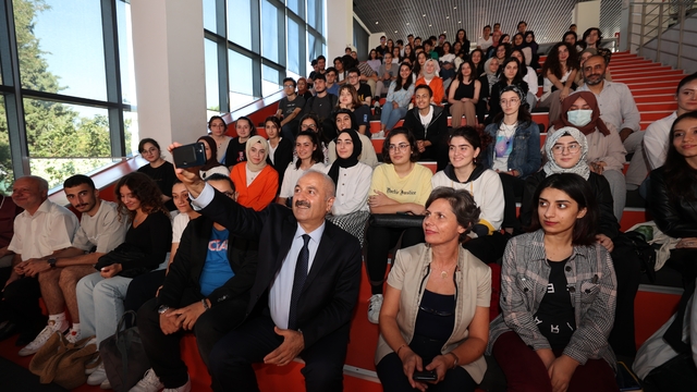 Gebze'de üniversiteyi ilk kez kazananlara 12 bin TL destek