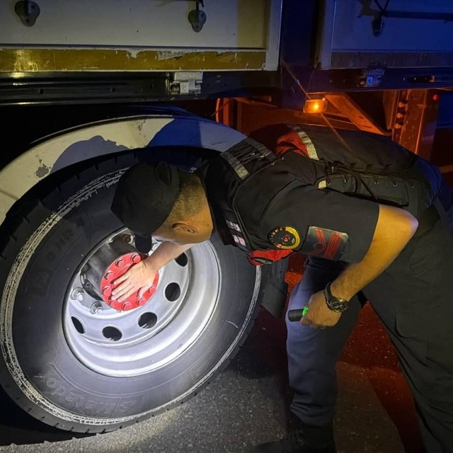 Balatası ısınına tır ekipleri harekete geçirdi