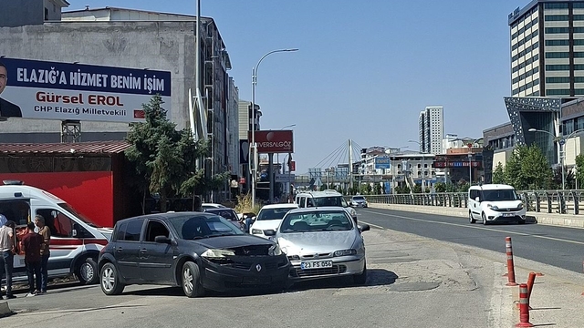 Elazığ'da trafik kazası: 1 yaralı