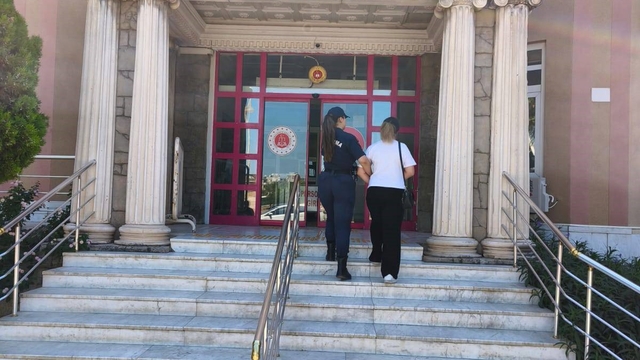 Hırsızlık suçundan aranıyordu, Didim'de yakalandı