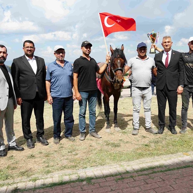 Rahvan at koşusunda altın kemer sahibini buldu