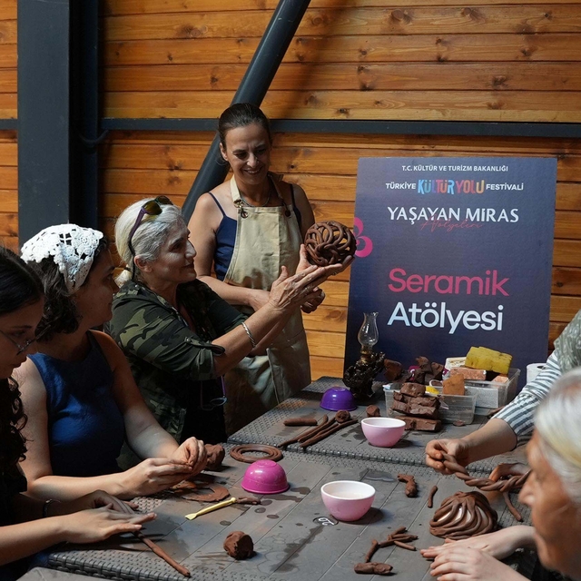 Çanakkale'de festivalin keyfini çocuklar çıkardı