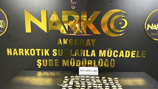 Yakalanacaklarını anlayınca 535 gram uyuşturucuyu paylaşıp yuttular