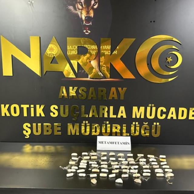 Yakalanacaklarını anlayınca 535 gram uyuşturucuyu paylaşıp yuttular