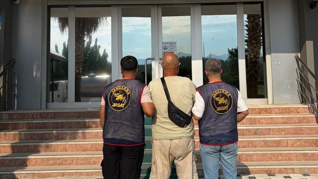Muğla'da Jandarma denetimlerinde 33 şahıs tutuklandı