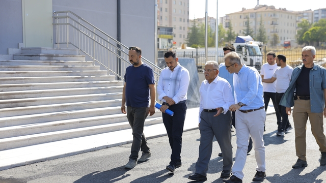 Başkan Büyükkılıç'tan 85 milyon TL'lik yatırım maliyetli eğitim yuvasında inceleme
