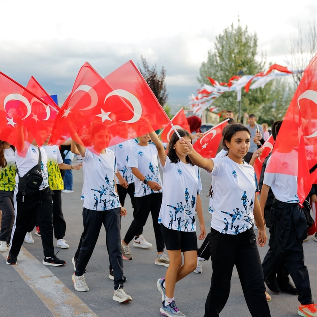 Başkan Büyükkılıç, gençlerin coşkusuna ortak oldu