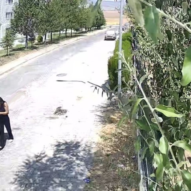 8 Yaşındaki çocuğun kaçırttığı dolandırıcı yakalandı
Kendisini polis olarak...