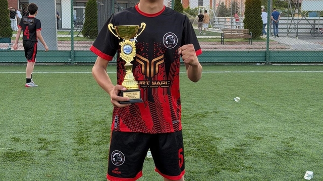 Kayseri'den Galatasaray U14'e transfer
Fatih Yurt Futbol Akademisi'nin stoperi Galatasaray'a transfer oldu
