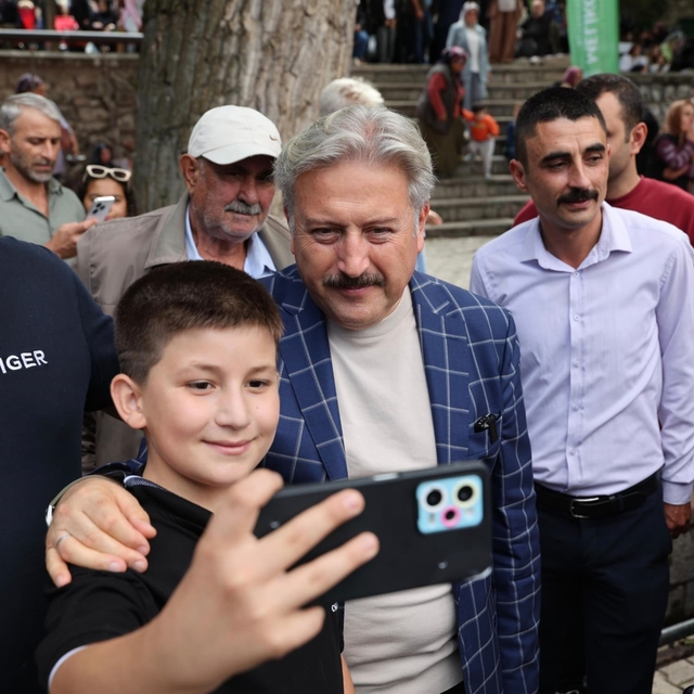 Başkan Palancıoğlu Ağırnas Pilav Şenliği'nde vatandaşlarla ve muhtarlarla b...
