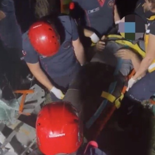 Osmaniye'de TAG Otoyolu'nda tır devrildi: 1 yaralı