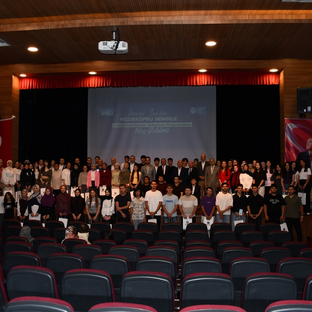 Üniversiteyi kazanan öğrenciler için uğurlama