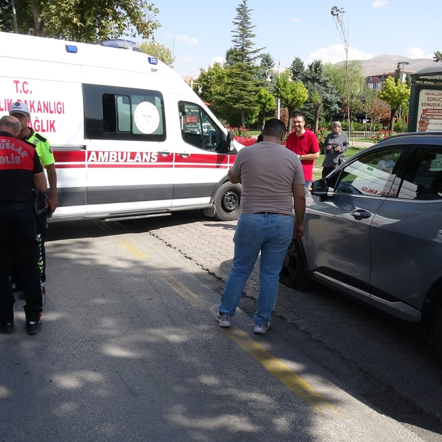Malatya'da otomobil ile motosiklet çarpıştı: 1 yaralı