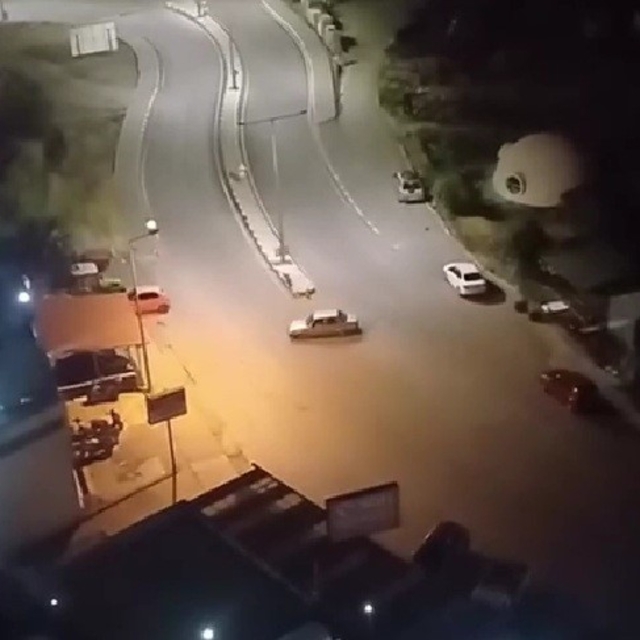 Drift atan sürücüye 140 bin TL ceza
Motosikletiyle şov yapmaya çalışan genç...