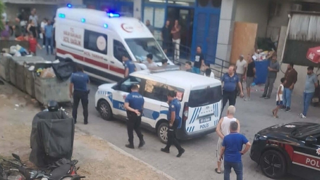 Telefonda tartıştığı kişiye pompalı tüfekle saldırdı; 2 yaralı