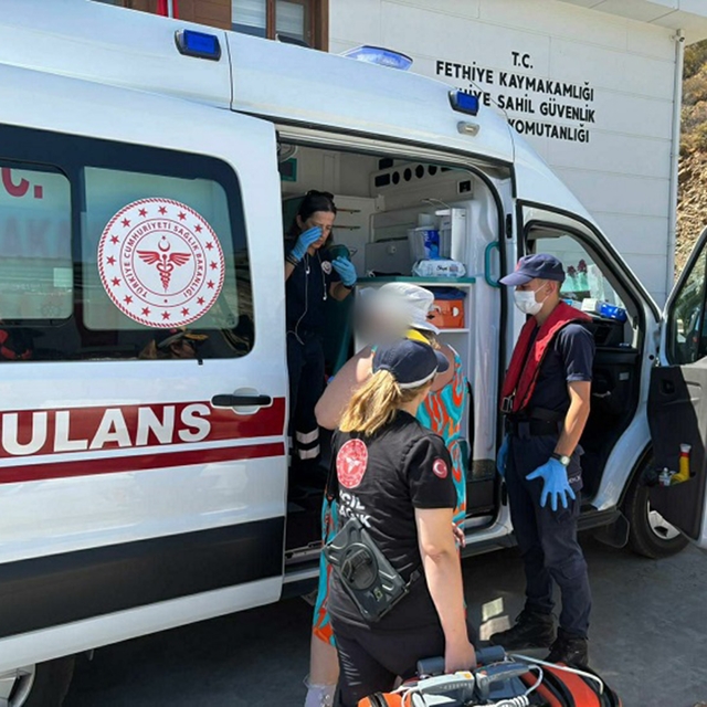 Ticari yatta yaralanan vatandaş için tıbbi tahliye