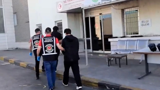 Yurt dışı çıkış yasağı bulunan sanal medya ünlüsü Kocabıyık, Kapıkule'de TIR dorsesinde yakalandı