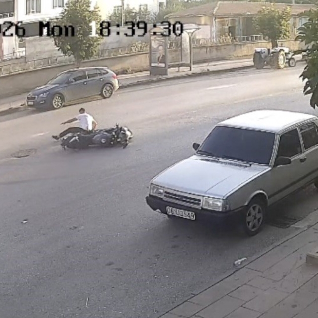 Çorum'da motosiklet ile bisiklet çarpıştı: 2 yaralı