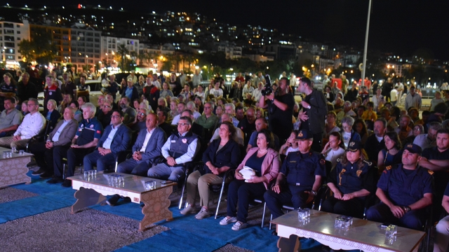 Sinop'ta balıkçılar törenle "Vira Bismillah" dedi