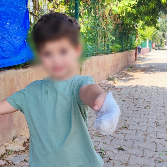 3 yaşındaki çocuğu hastaneye yetiştirmek için polis eskortluk yaptı