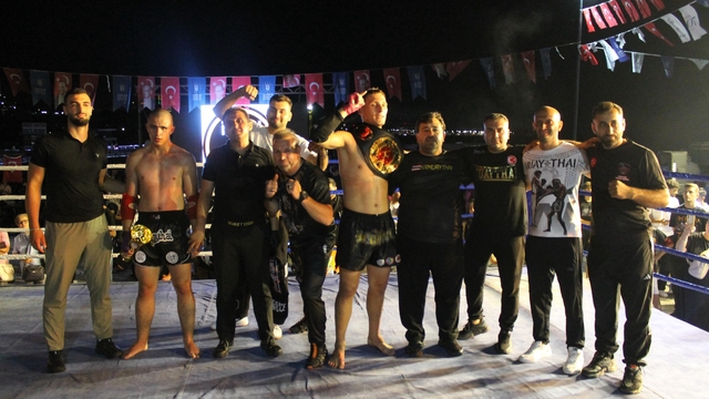 Muaythai şampiyonluk kemerleri Manisa'ya geldi
