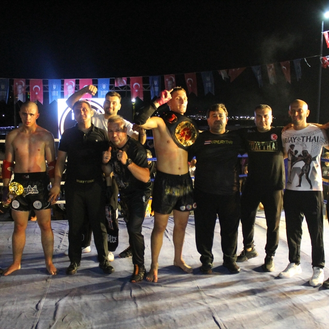 Muaythai şampiyonluk kemerleri Manisa'ya geldi