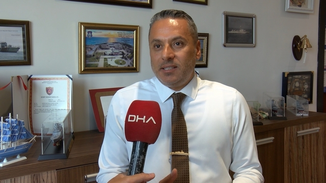 'Can yeleği giymek yeterli değil, can sallarının patlatılıp yolcuların yönlendirilmesi gerekli'