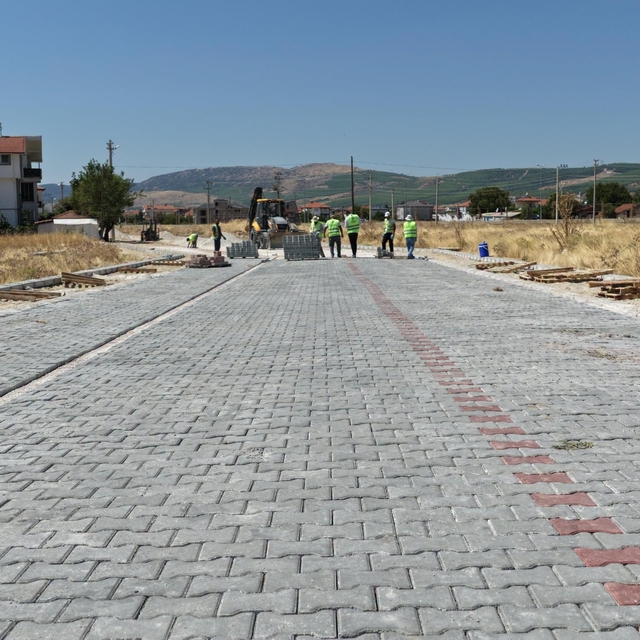 Çivril'de ulaşım ve altyapıya büyük dokunuş
Çivril'de 33 bin metrekare park...