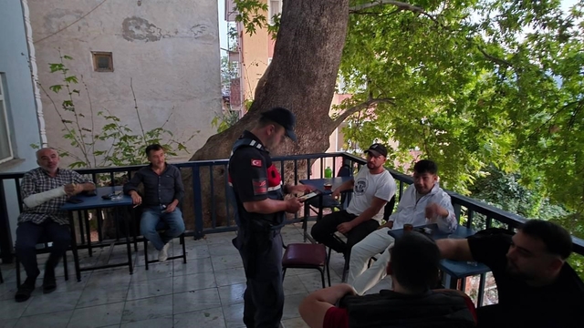 Jandarmadan dolandırıcılık ve hırsızlık olaylarına karşı vatandaşları bilgilendirme