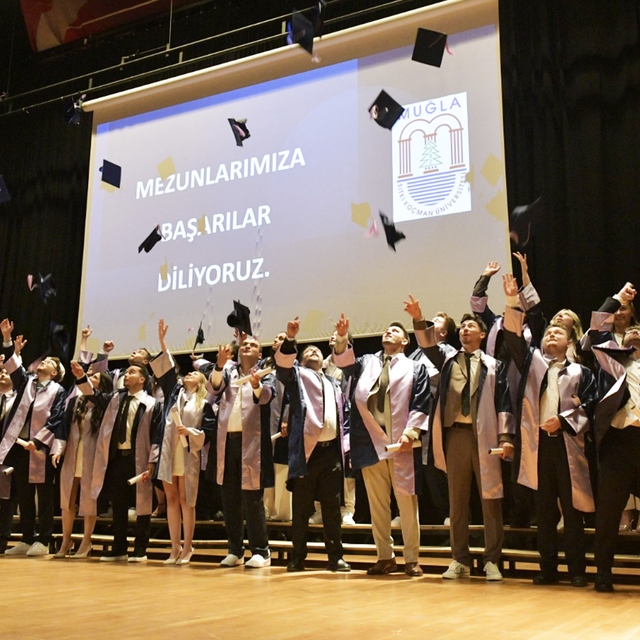 MSKÜ'lü diş hekimleri geleceğe uğurlandı