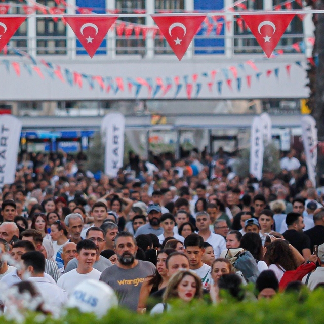 İEF'de eğlence ve sürprizler bir arada
