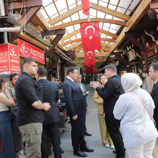 Kütahya Valisi Musa Işın, Sokak Sağlıklaştırma Projesi alanında incelemeler...