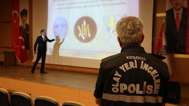 Elazığ emniyetinden itfaiye ve sağlık personeline adli delil eğitimi