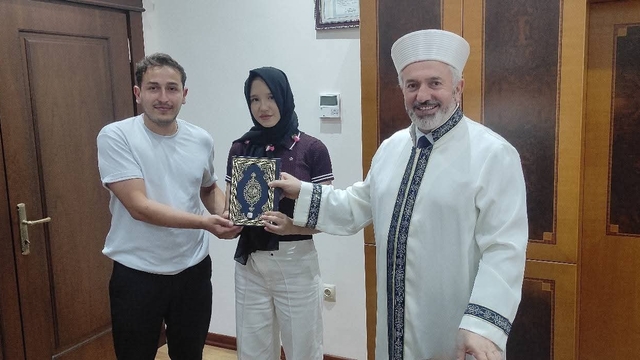 Ukraynalı Anhelina Müslüman oldu, "Ayla" ismini aldı