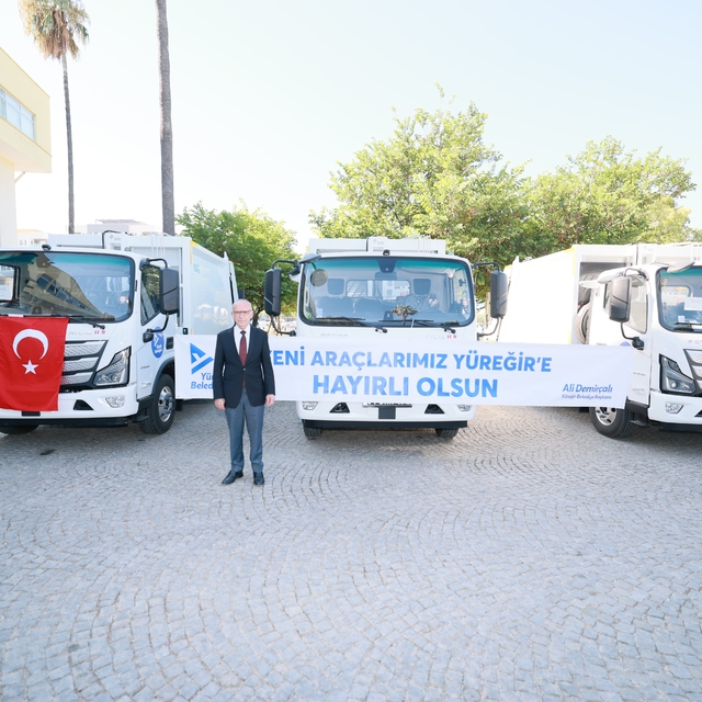 Yüreğir Belediyesi hizmet filosuna 4 yeni araç daha kazandırdı