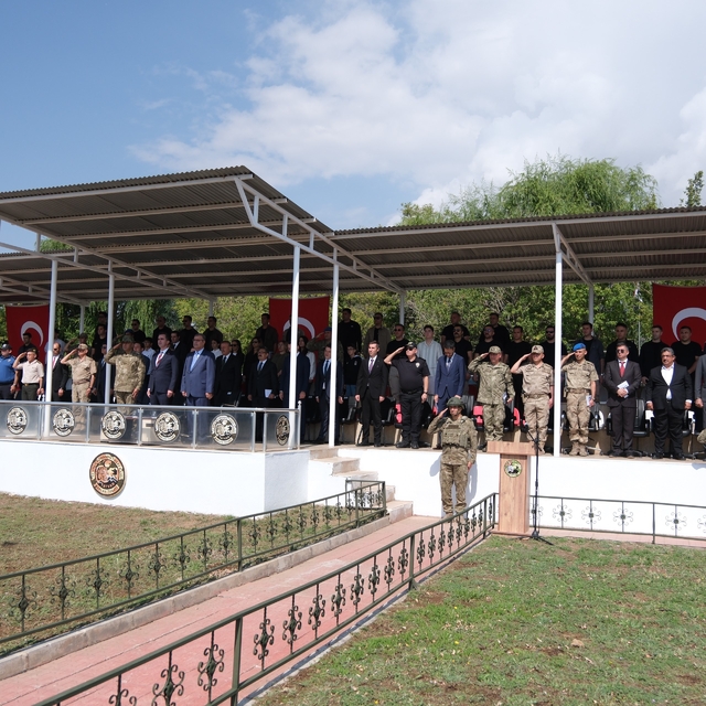 Tatvan'da 'Sancak ve Komuta Devir Teslim Töreni' gerçekleştirildi