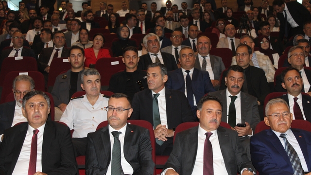 Kayseri Cumhuriyet Başsavcısı Habib Korkmaz: "Hukukun amacı, düzeni sağlamak kadar vicdanları da rahatlatmaktır"
Kayseri'de Adli Yıl törenle açıldı