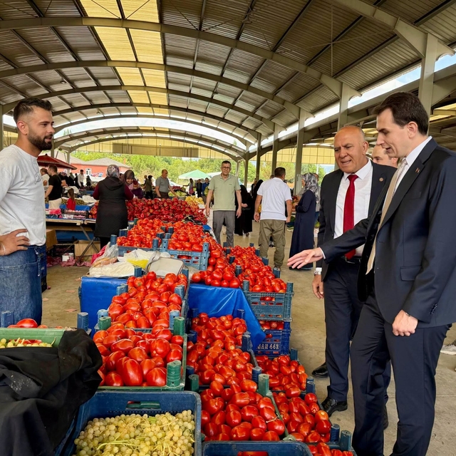 Hisarcık Kaymakamı Atam ve Başkan Demirtaş'tan pazar yeri ziyareti