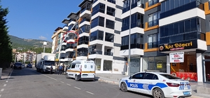 3'üncü kattan düşen 3 yaşındaki çocuk ağır yaralandı